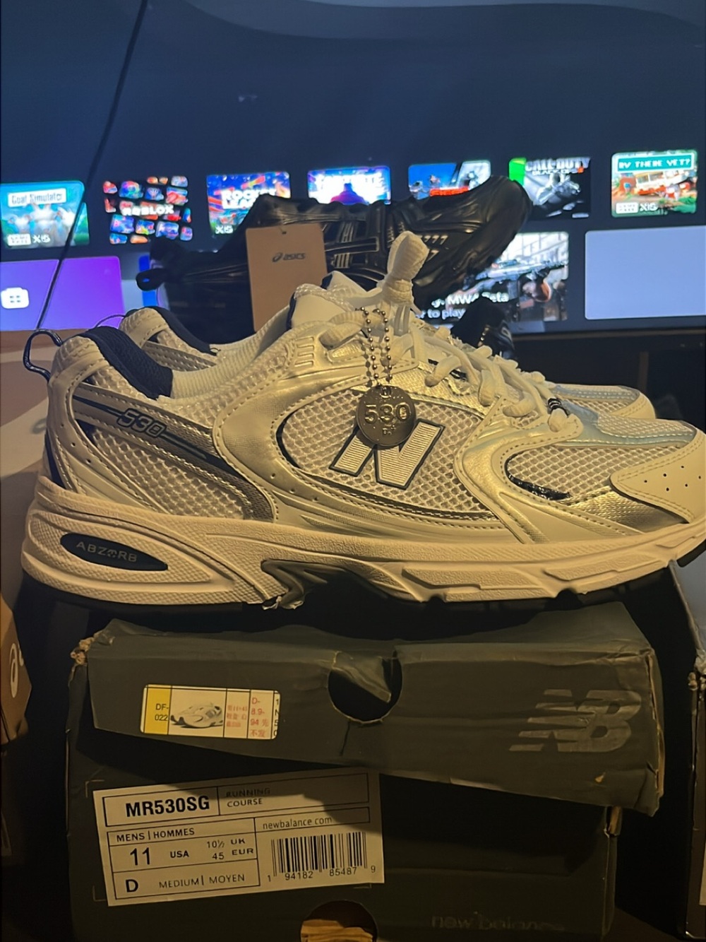 New Balance Men's 530 White with Navy Accents Athletic Shoes